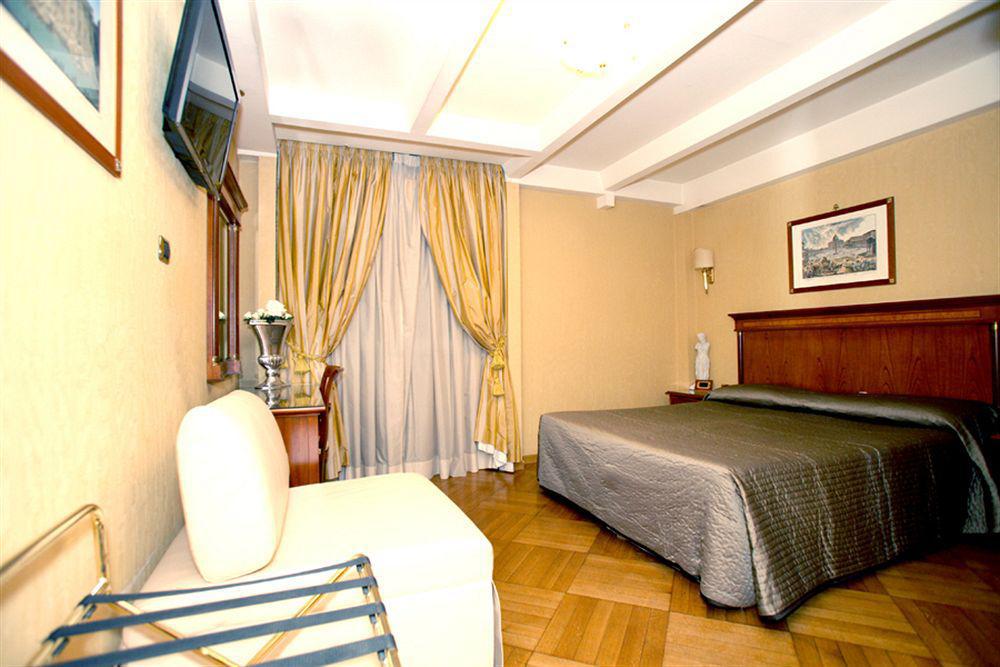 Luxury Rooms H 2000 Roma Екстер'єр фото